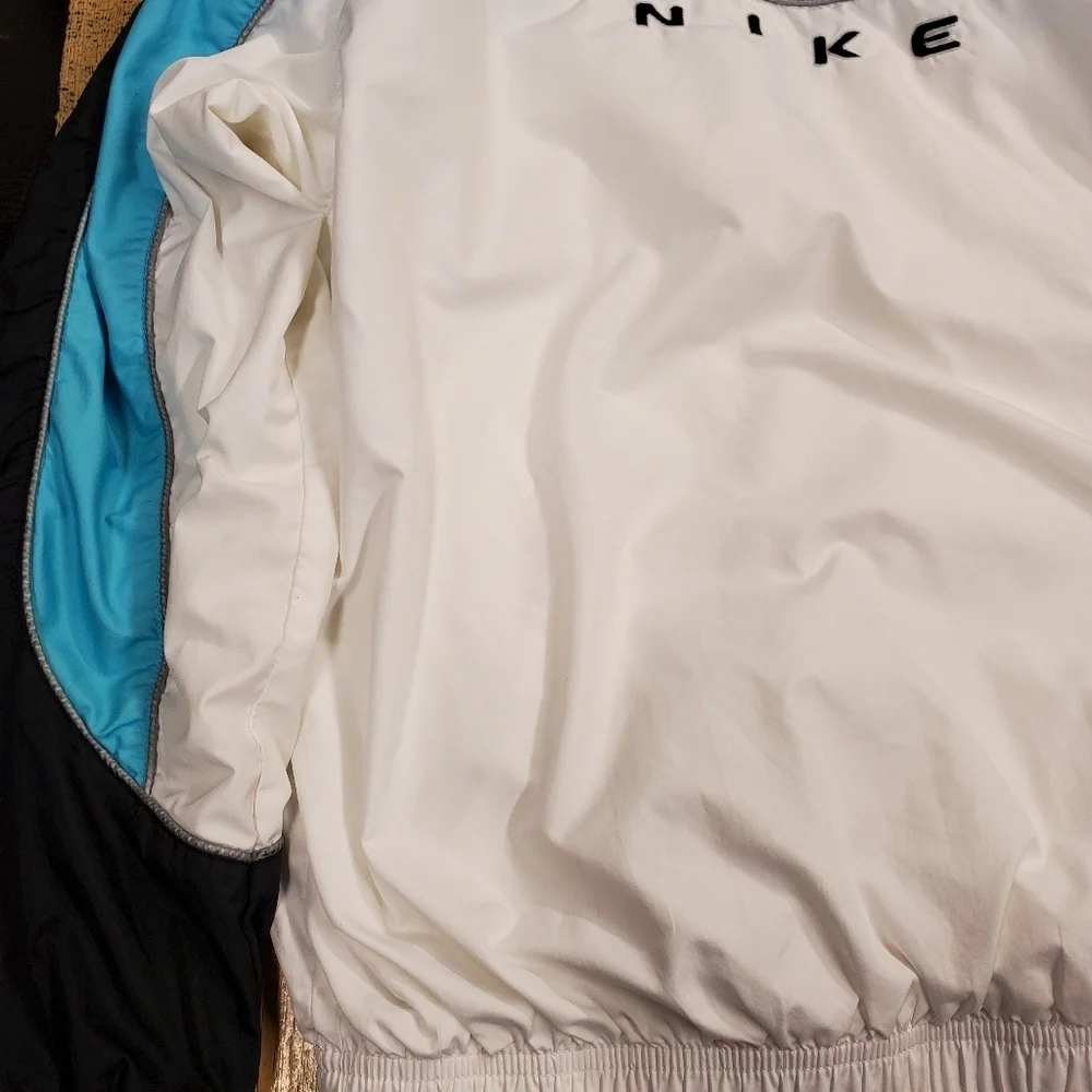 #065 Nike Small Windbreaker Jacket